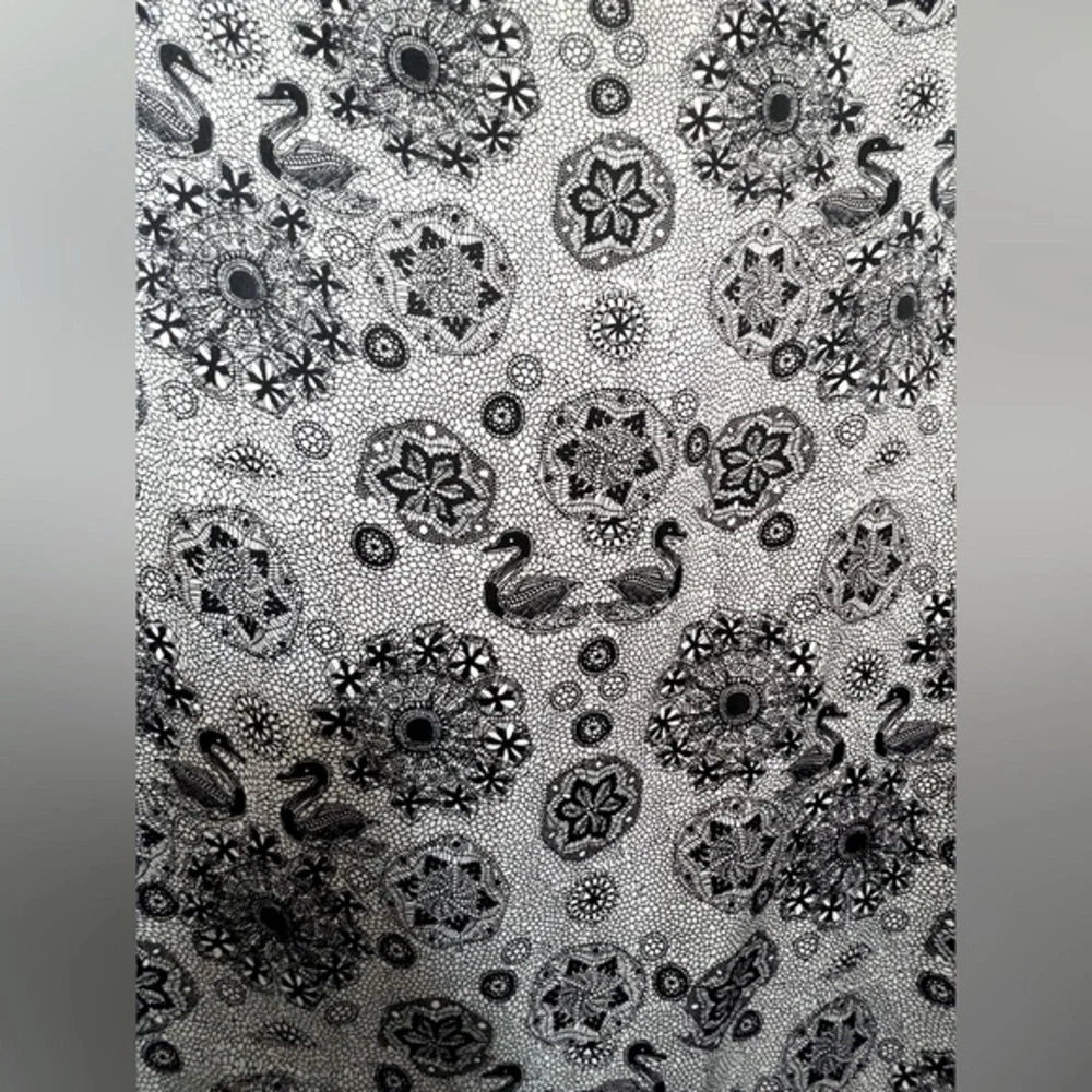 Built by Wendy Silk Swan Print Tunic Dress, size XS - Picture 4 of 7